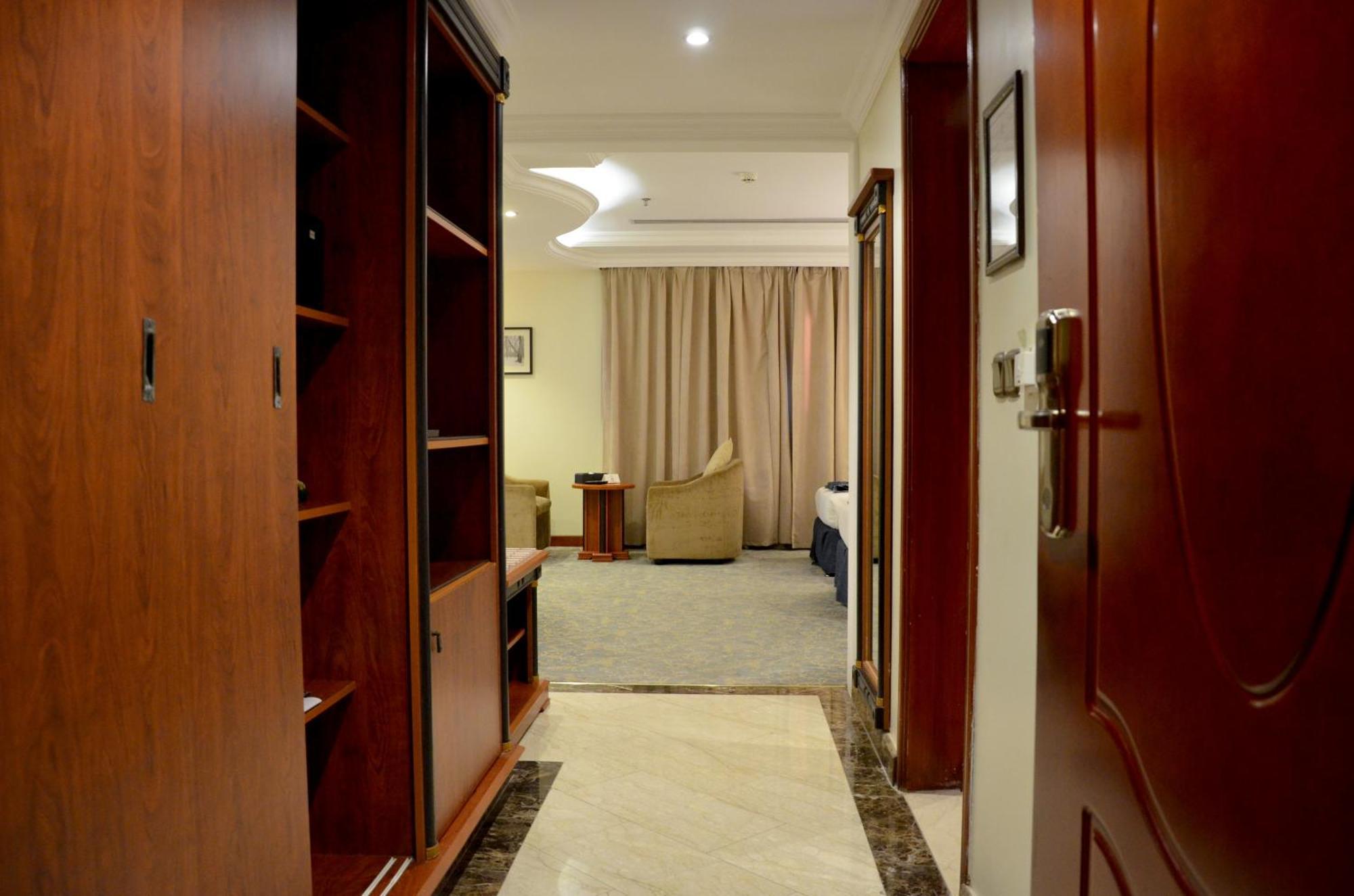 Crown Tower Hotel Al Al Jubail Eksteriør bilde