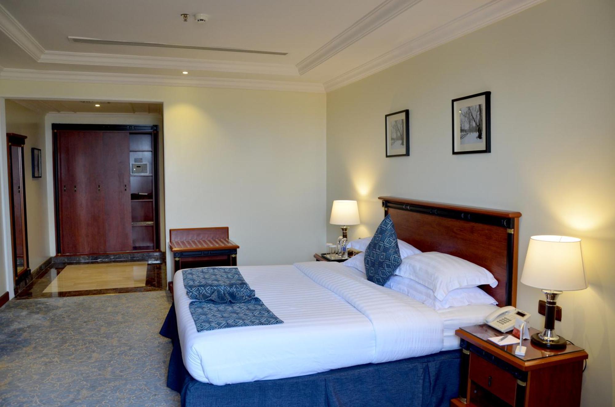 Crown Tower Hotel Al Al Jubail Eksteriør bilde